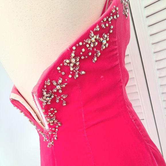 The crown collection pink velvet rhinestone maxi dress sz 4 - Picture 7 of 9